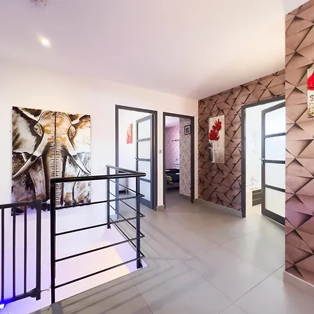 Grande Maison Moderne Avec Piscine 10 Personnes *