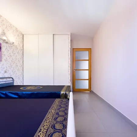 Grande Maison Moderne Avec Piscine 10 Personnes *