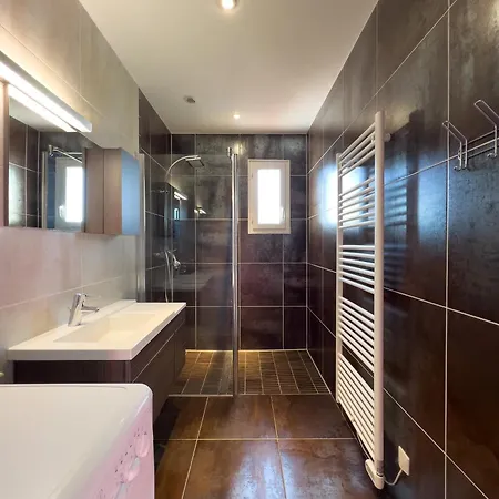 Grande Maison Moderne Avec Piscine 10 Personnes